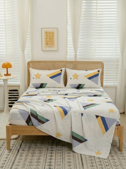 Starry Triangle — 3 Piece Bedsheet Set