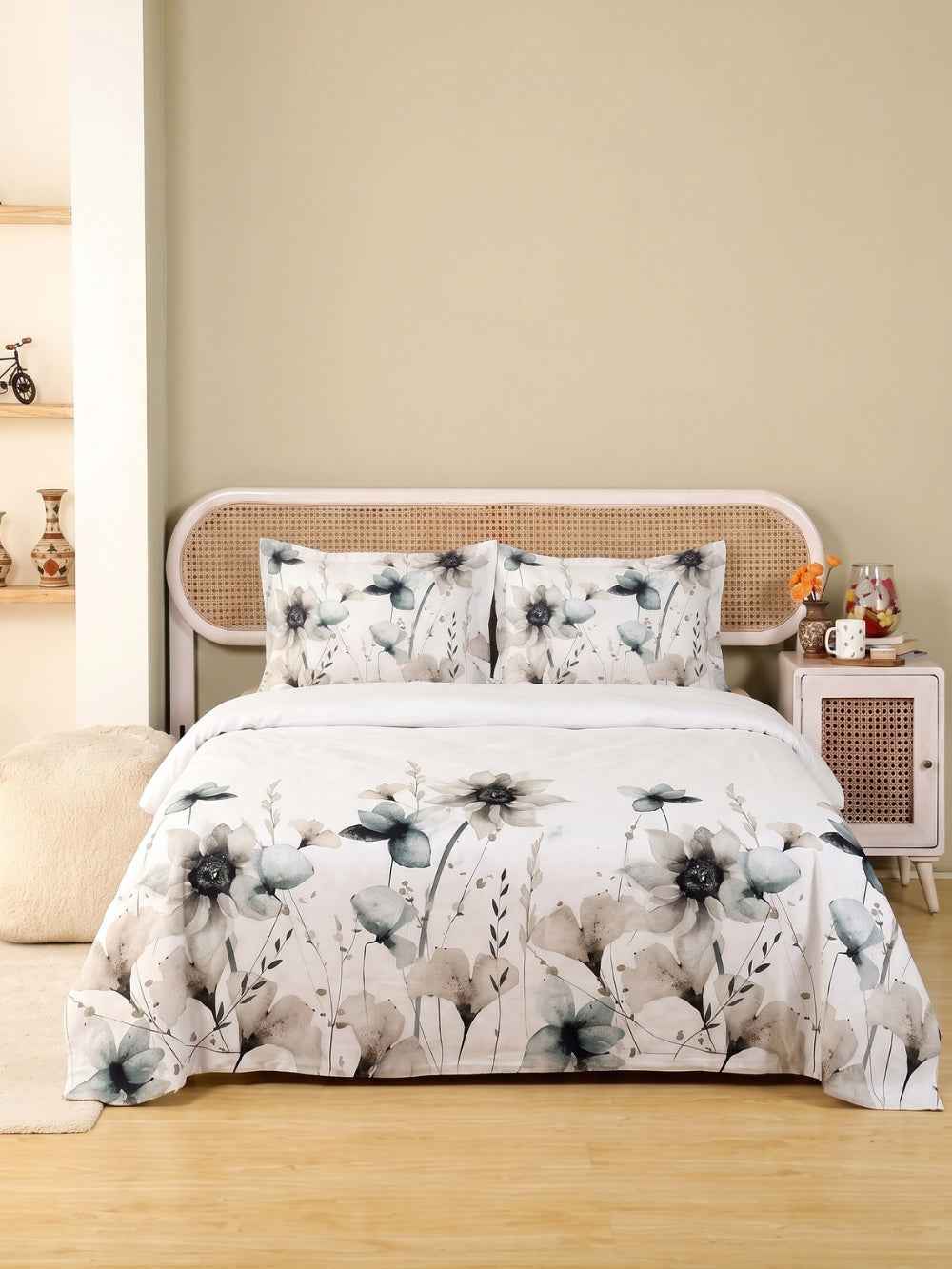 Misty Blossom — 3 Piece Bedsheet Set