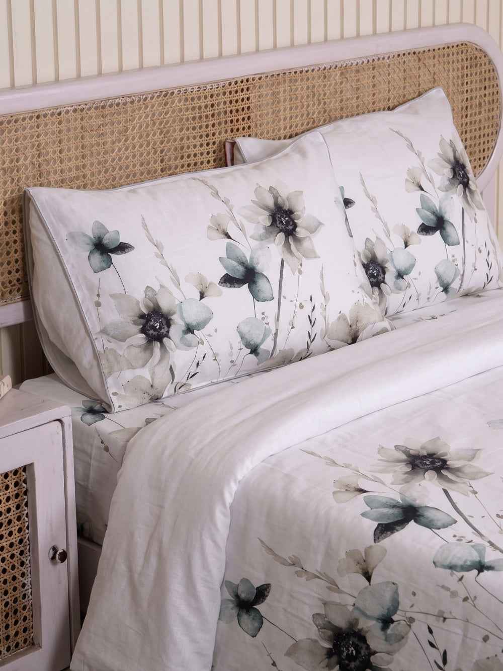Misty Blossom — 3 Piece Bedsheet Set