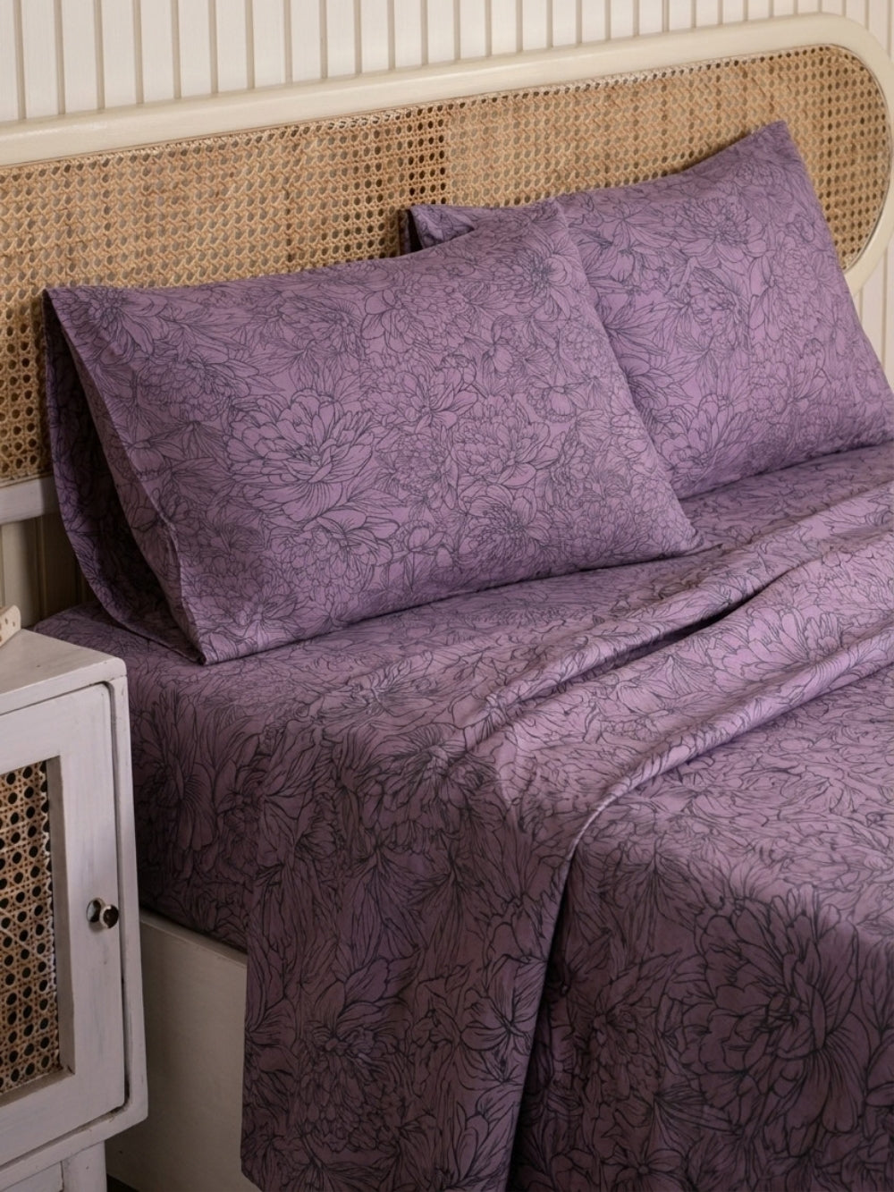 Lavender Bloom — 3 Piece Bedsheet Set