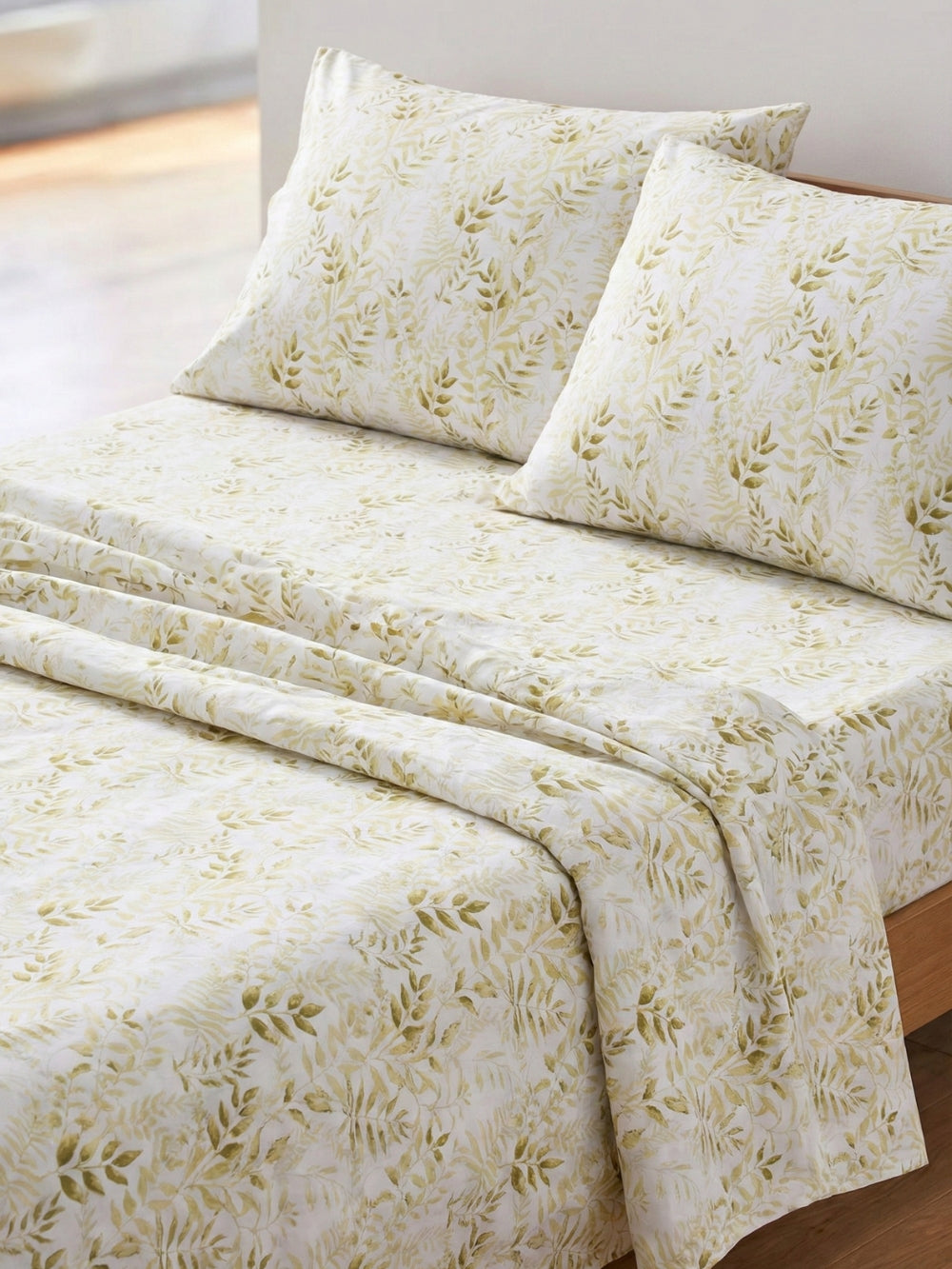 Elegant Leaf Print Bedspread – Stylish and Comfortable Bedding for a Refreshing Bedroom