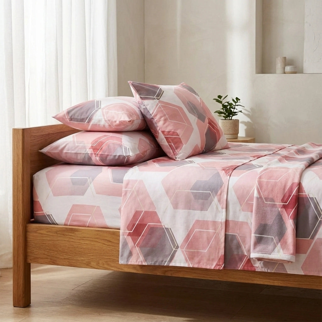 Soft Pink & Gray Hexagon Bedding Set – Contemporary and Stylish Bedroom Decor