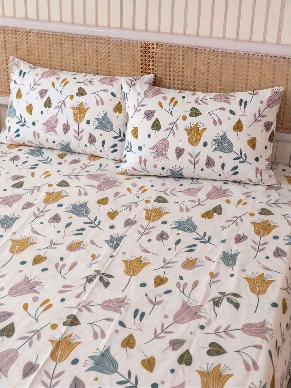 Nordic Bloom Botanical | Premium Blend | 3-Piece Bedsheet Set