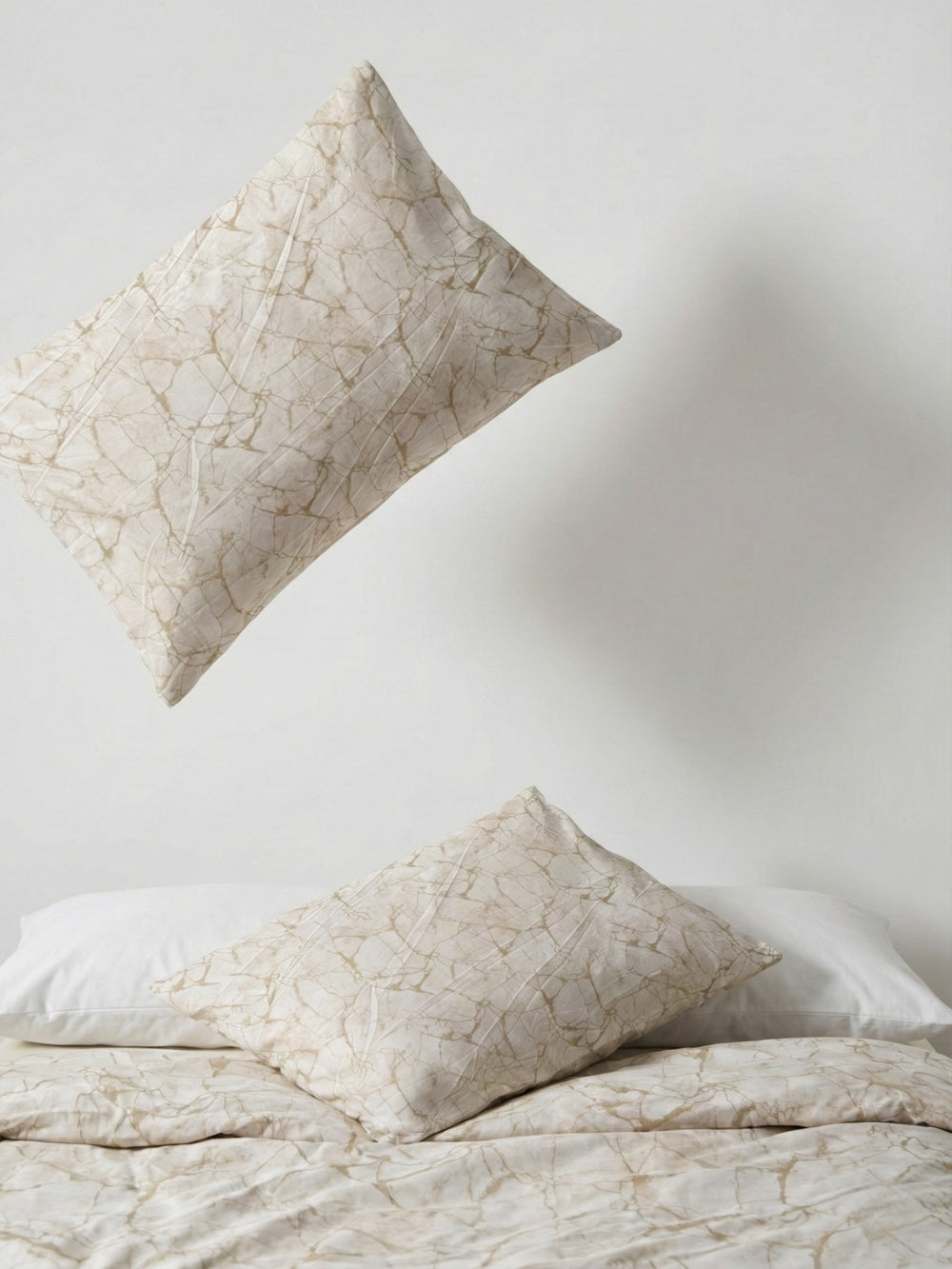 Elegant Marble Print Bedspread – Soft & Durable Bedding Set for a Modern Home