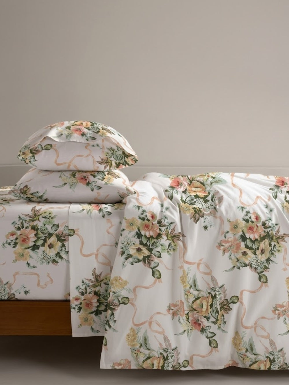 Peach Bouquet — 3 Piece Bedsheet Set