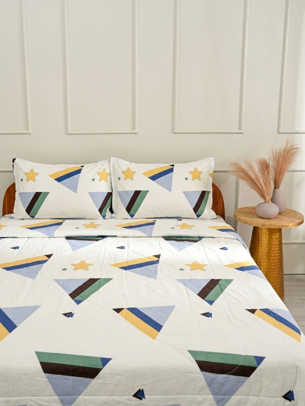 Starry Triangle — 3 Piece Bedsheet Set