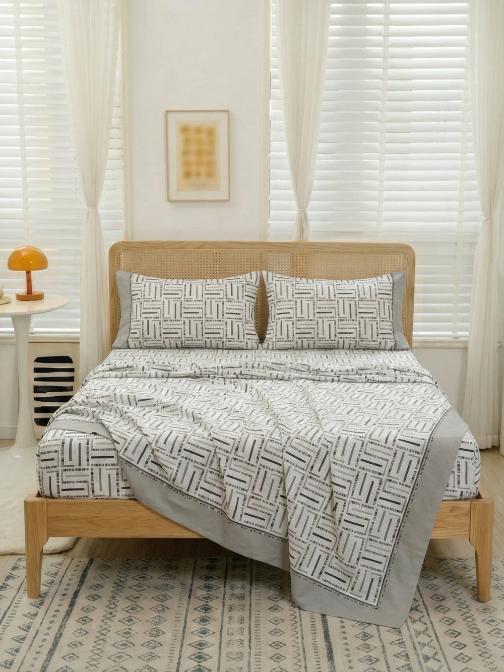 Geometric Print — 3 Piece Bedsheet Set