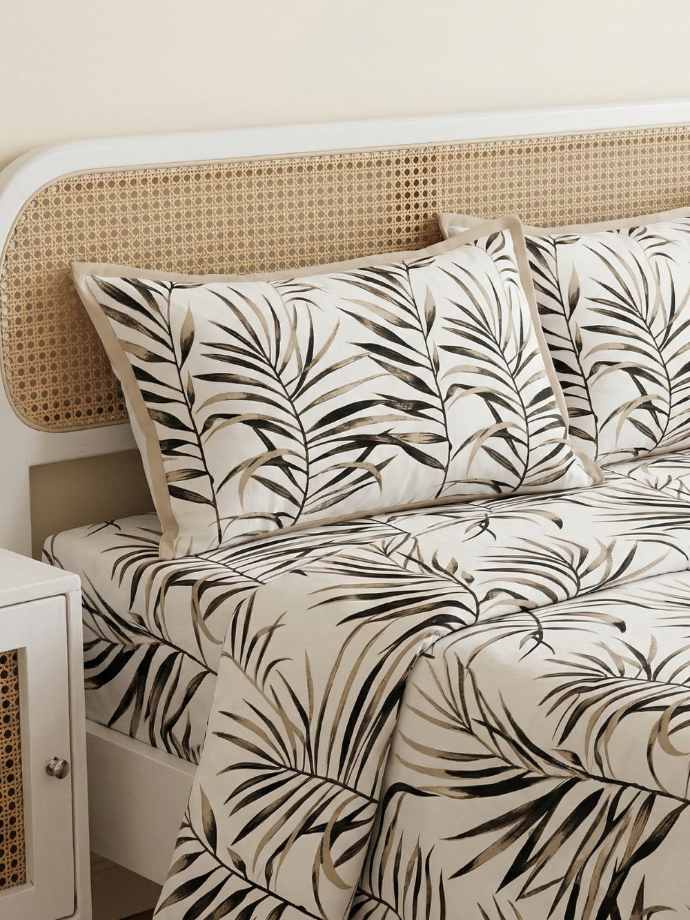 Onyx Palm — 3 Piece Bedsheet Set
