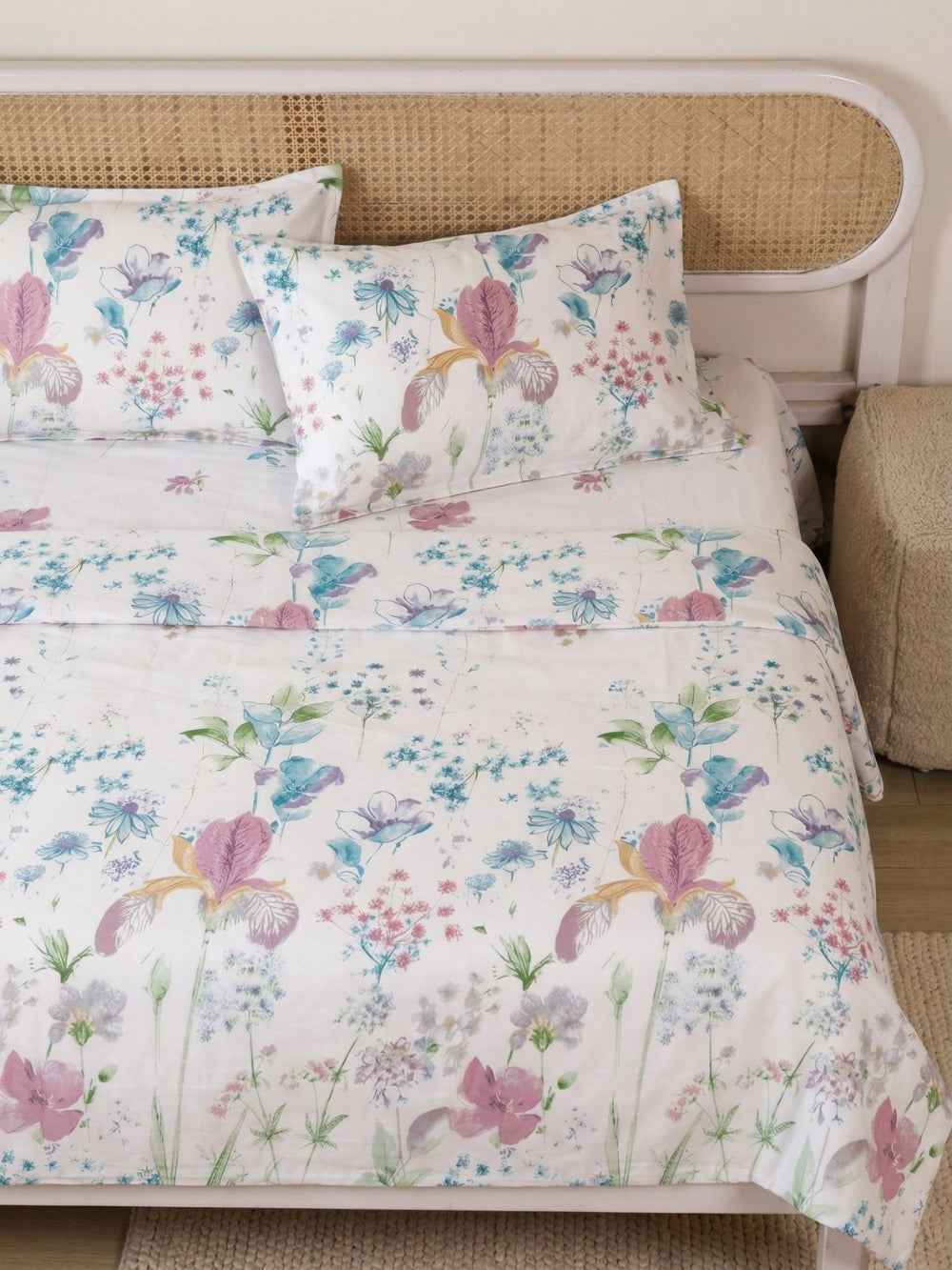 Wild Iris Bloom | Premium Soft-Touch | 3-Piece Bedsheet Set
