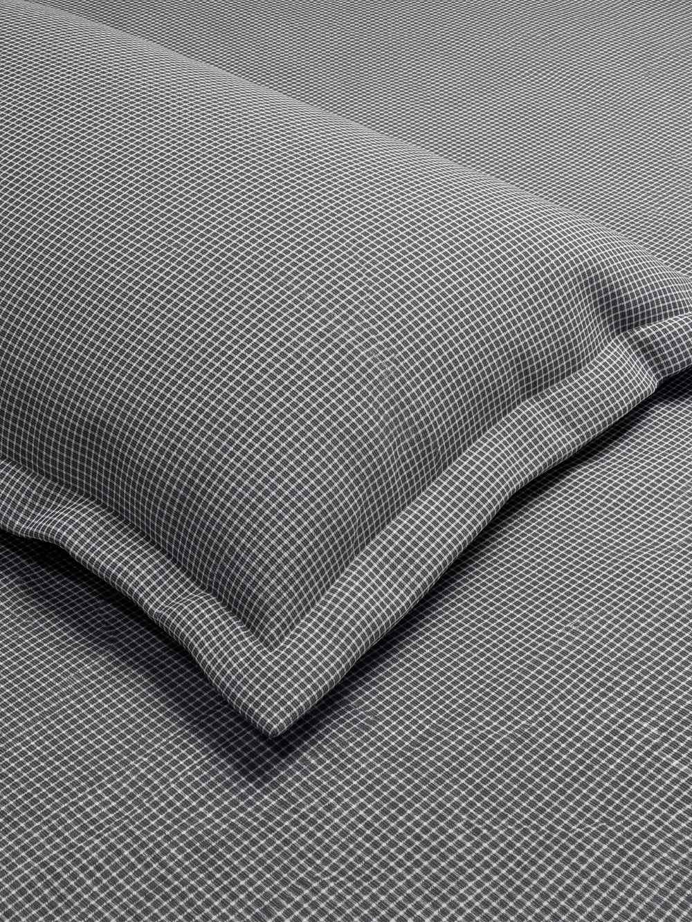 Urban Grid — 3 Piece Bedsheet Set