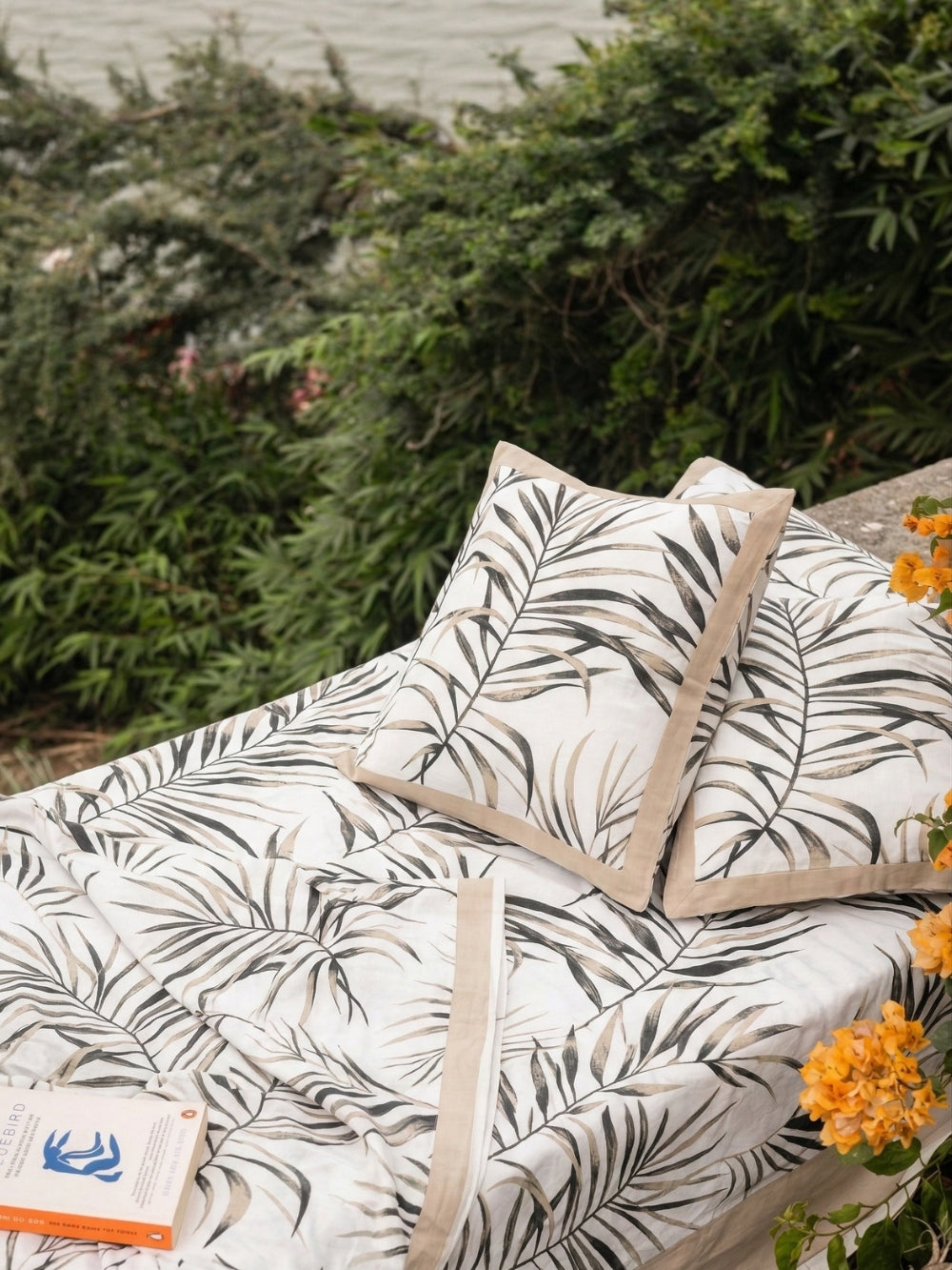 Onyx Palm — 3 Piece Bedsheet Set