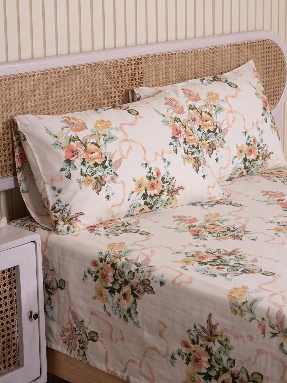 Peach Bouquet — 3 Piece Bedsheet Set