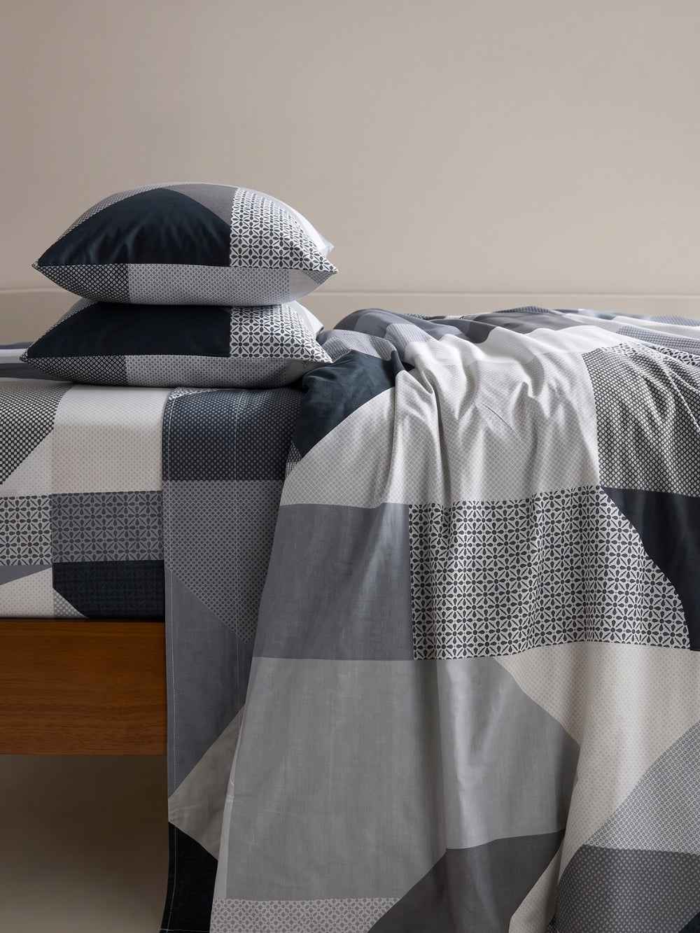 Geometric Slate — 3 Piece Bedsheet Set