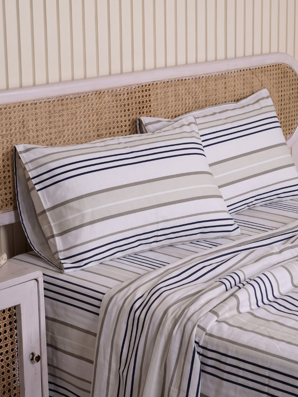 Smart Stripe — 3 Piece Bedsheet Set