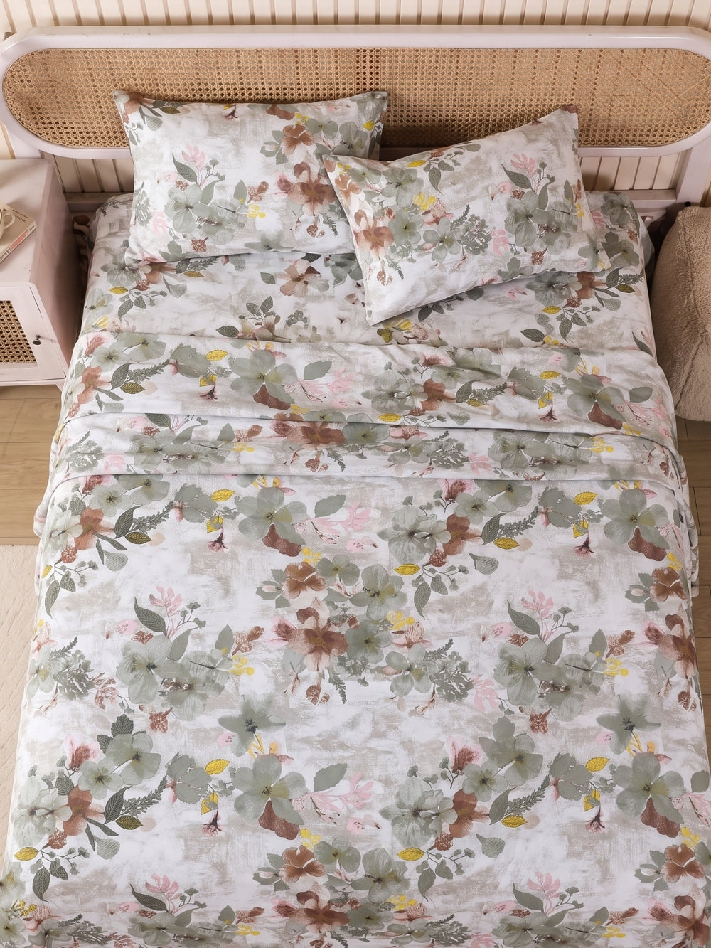 Meadow Whisper — 3 Piece Bedsheet Set