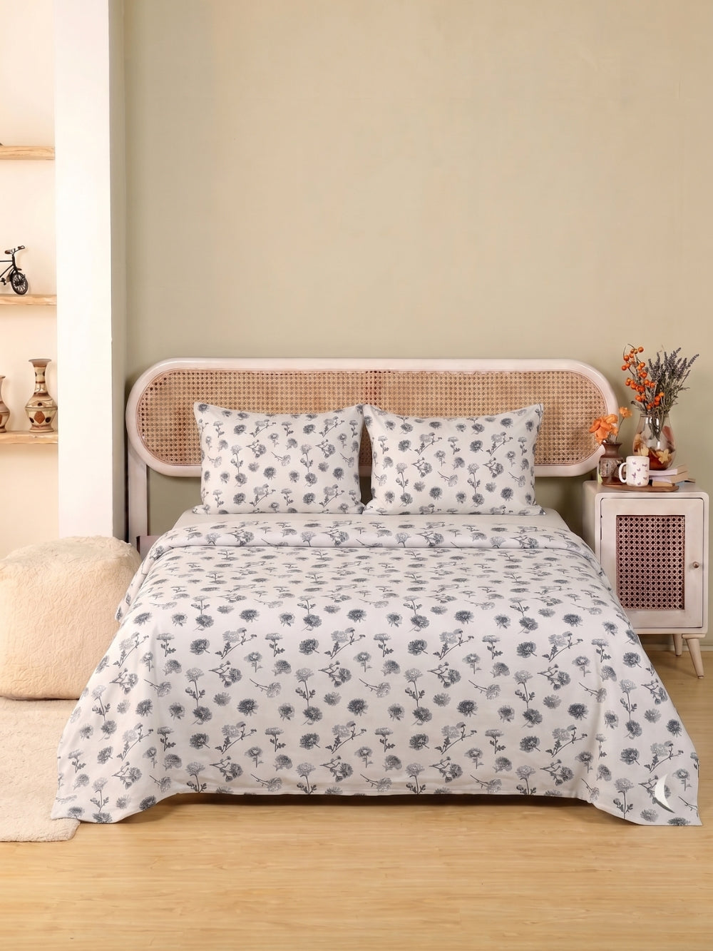 Silver Bloom — 3 Piece Bedsheet Set