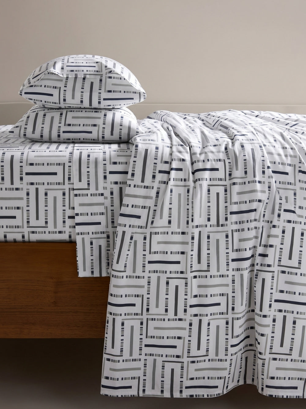 Geometric Print — 3 Piece Bedsheet Set